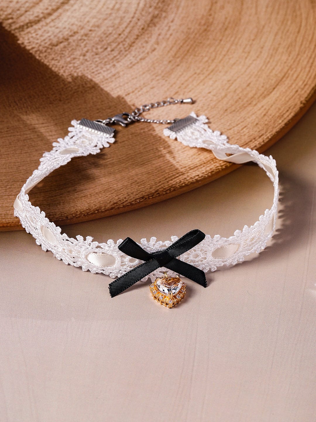 gold-plated-heart-pendant-with-white-lace-choker-necklace-36940815630510